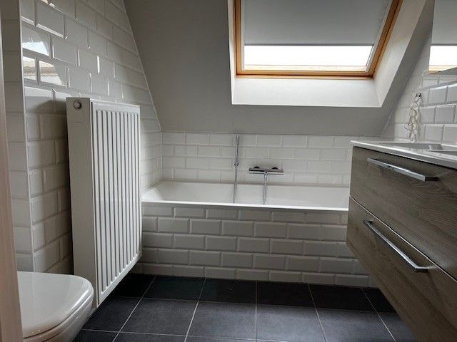 Appartement met 2 slaapkamers, autostaanplaats en grote berging foto 5