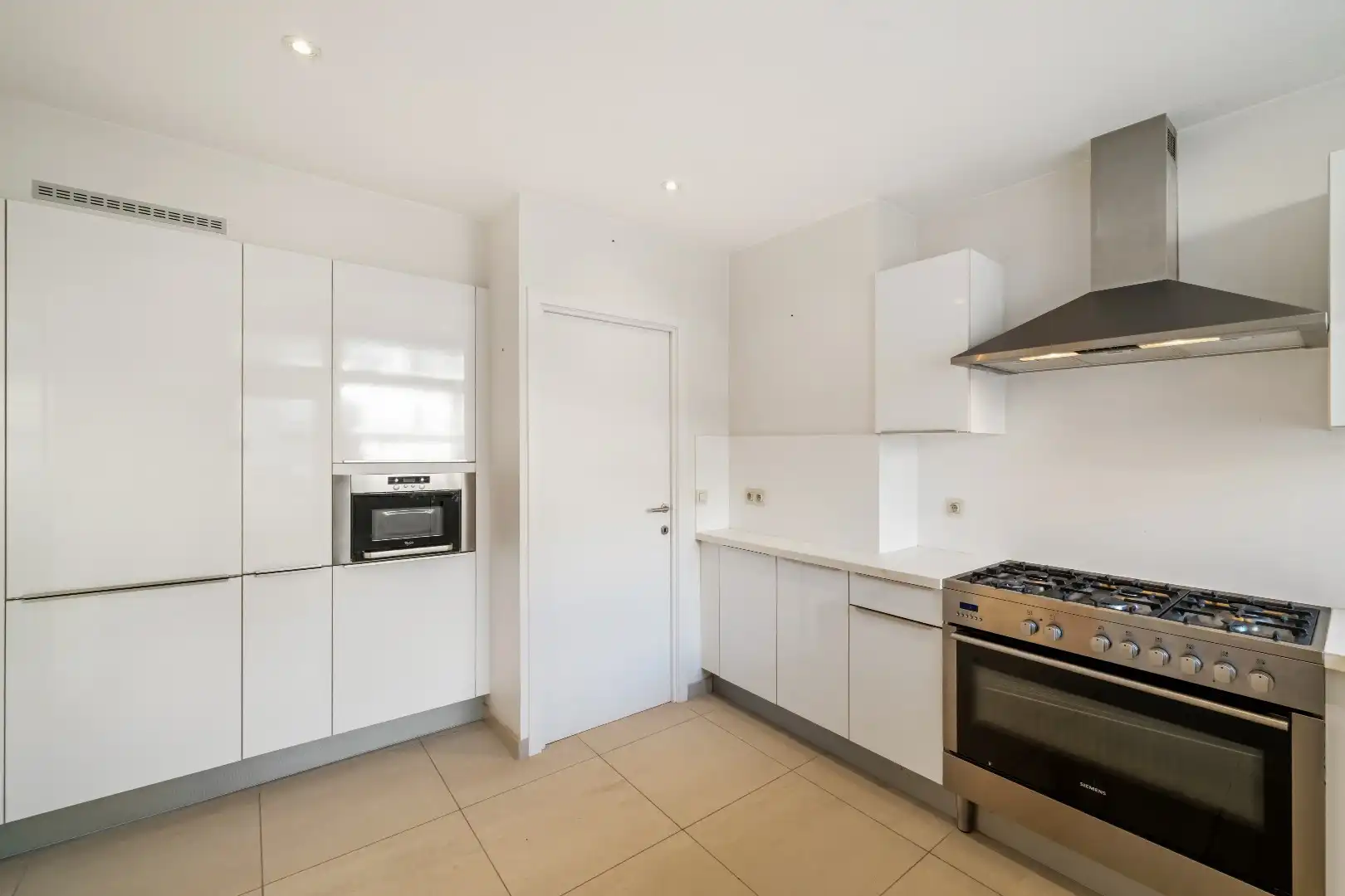 Prachtig ruim appartement met open zicht op Groentemarkt (2de verdiep) foto 7