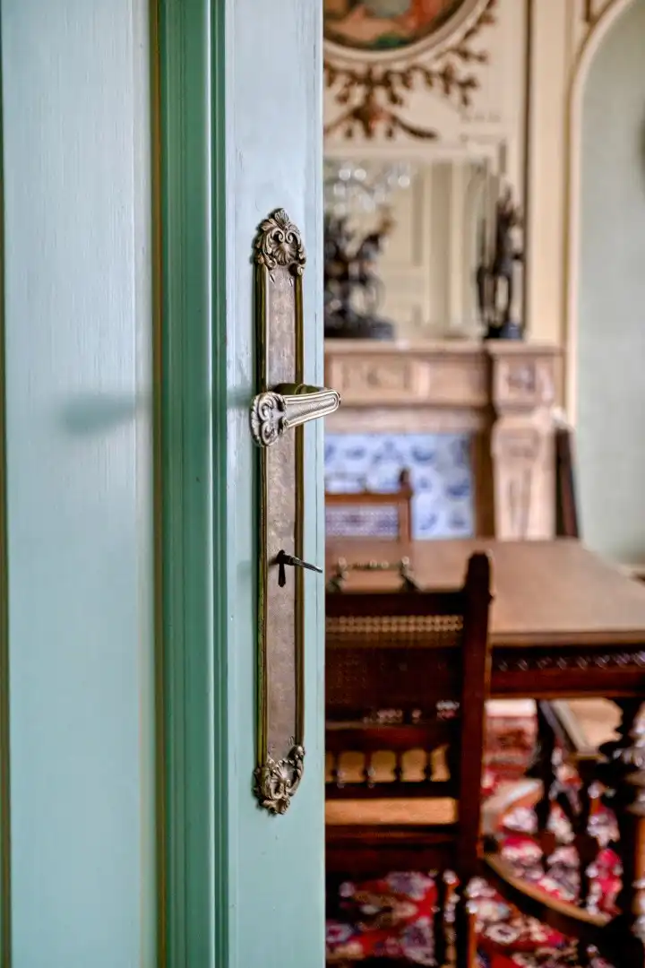 Eclectisch burgerhuis met landelijke verzichten op 2659 m² in centrum Kuurne. foto 3