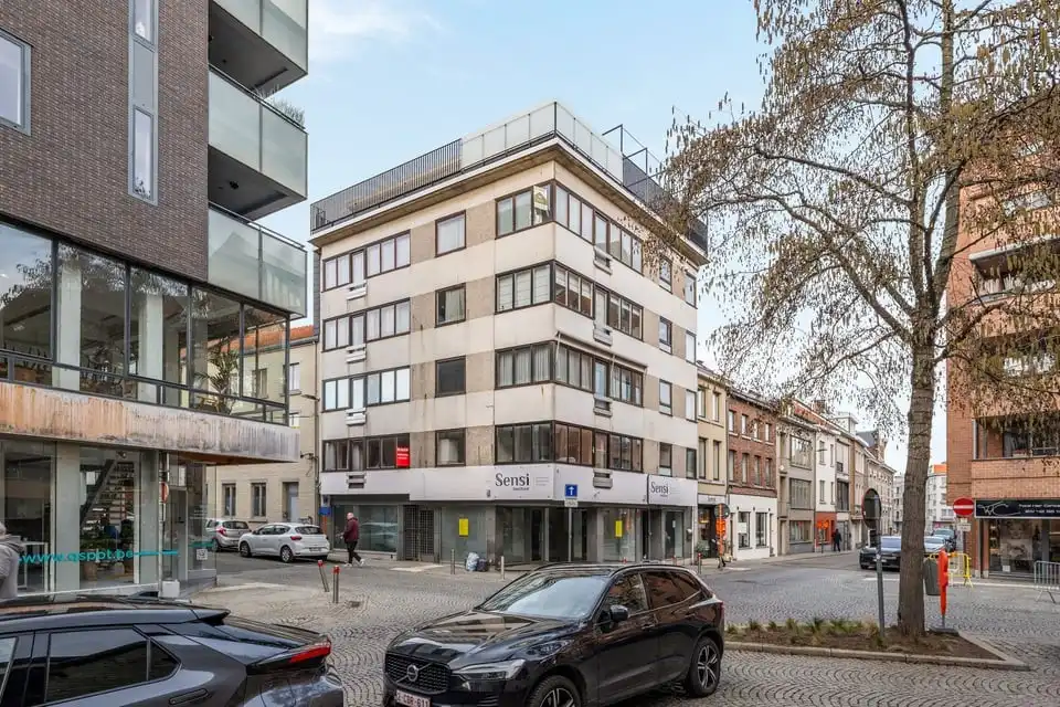 Hoofdfoto van de publicatie: MOOI DAKAPPARTEMENT MET UNIEK TERRAS IN SINT-TRUIDEN