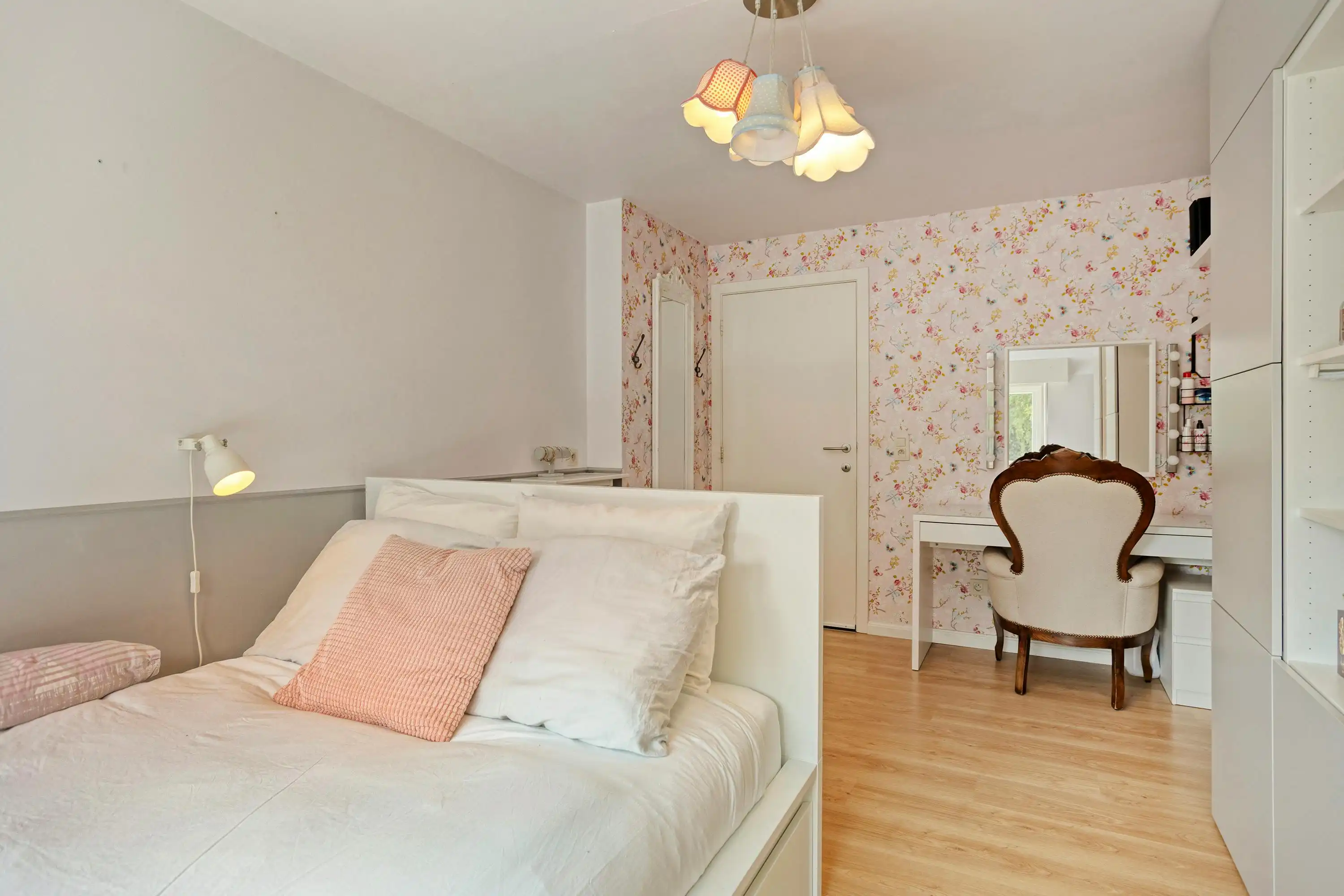 Instapklare gezinswoning met 4 slaapkamers en tuin te Kuringen foto 22