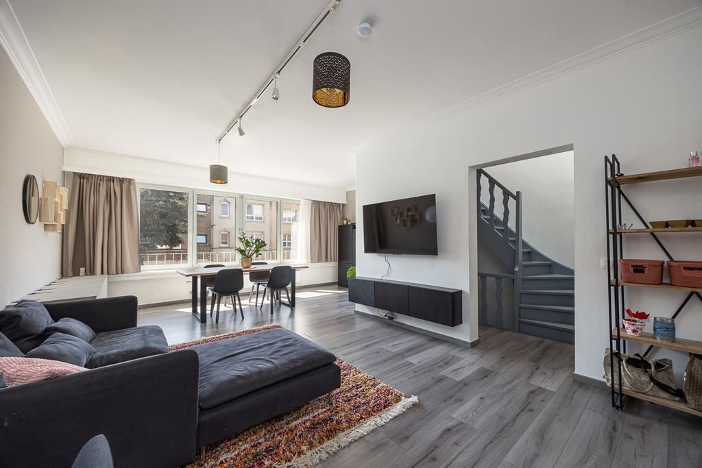 Instapklaar duplexappartement met mega terras  foto {{pictureIndex}}