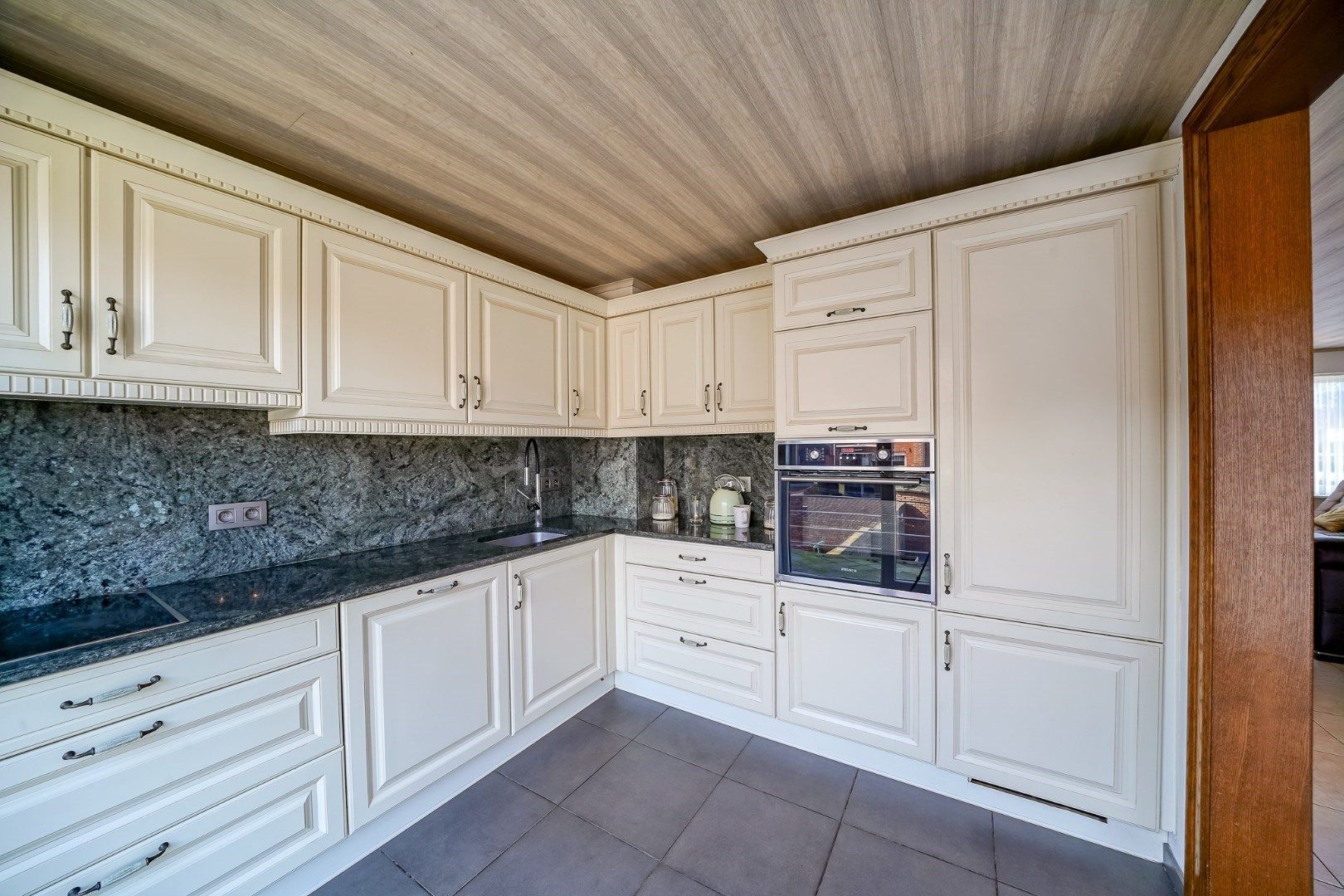 Ruime bel-étagewoning met garage en 3 slaapkamers foto 8