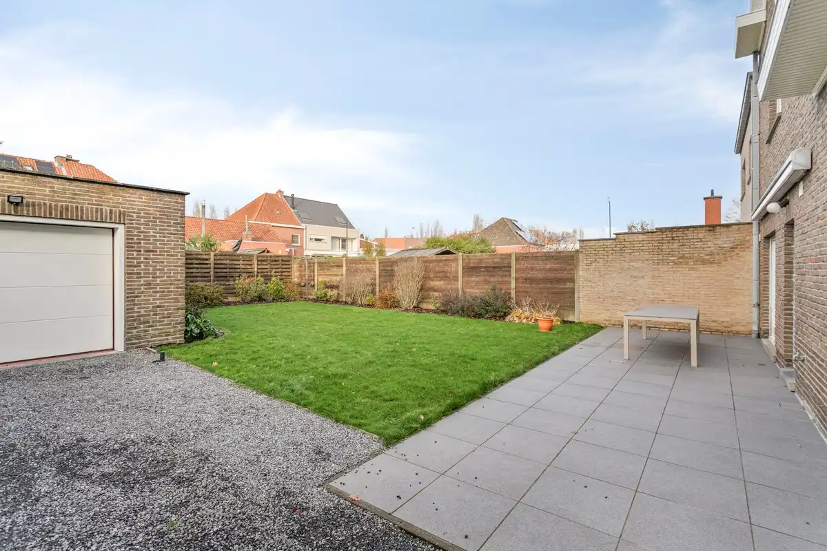 Zeer goed onderhouden halfopen bebouwing met 3 slaapkamers en garage! foto 14