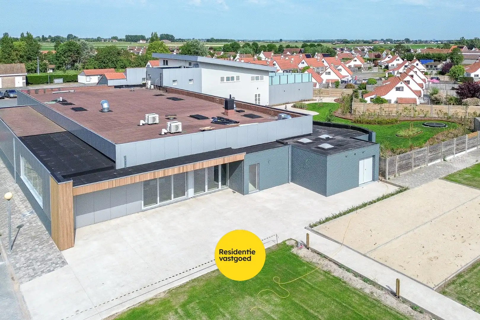 Unieke opportuniteit: horecazaak met 3 padelterreinen, terrassen en tuin te huur! foto 21