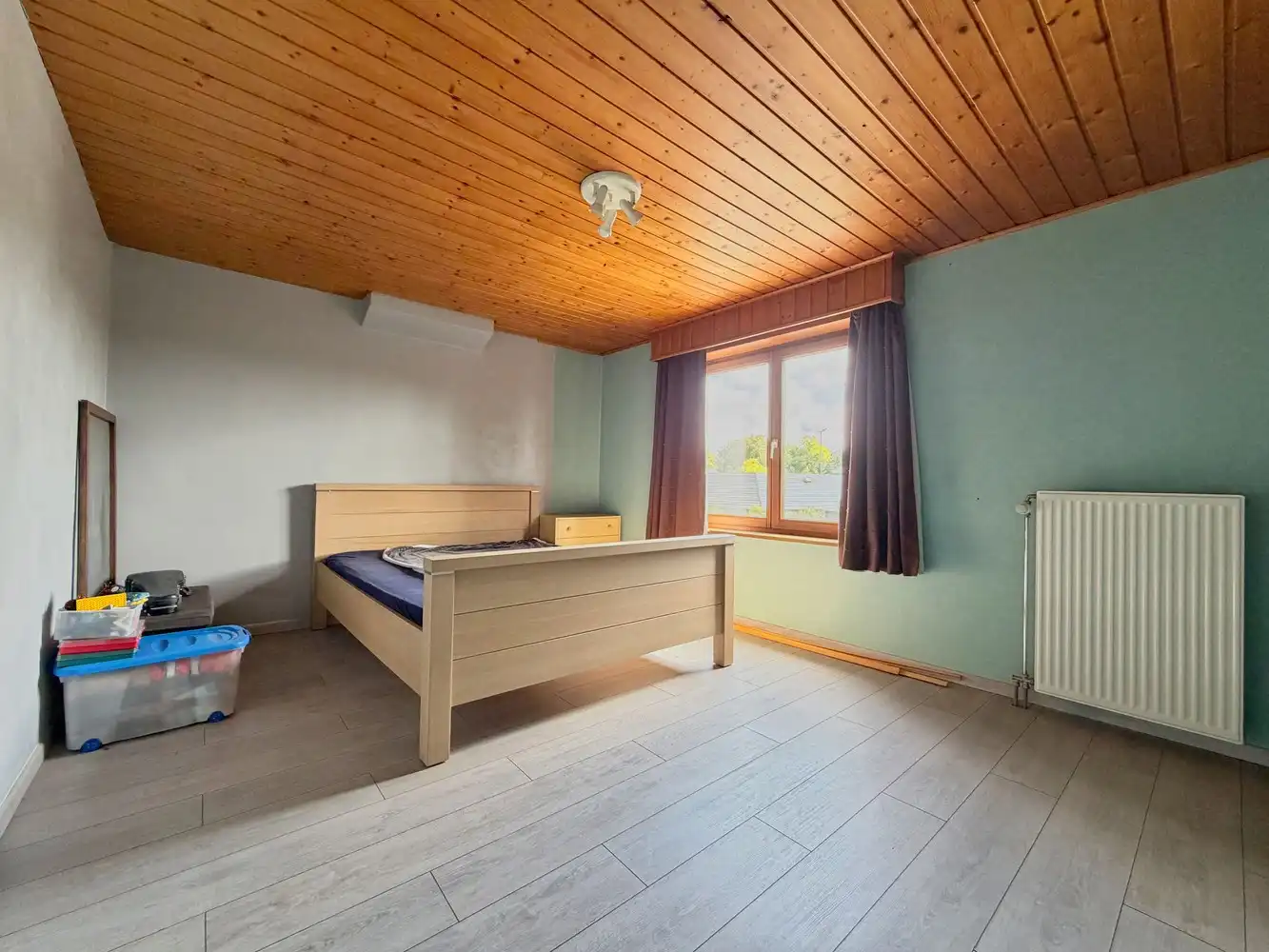 Heel ruime gezinswoning (6 slpks) met tuin + grote garage foto 12