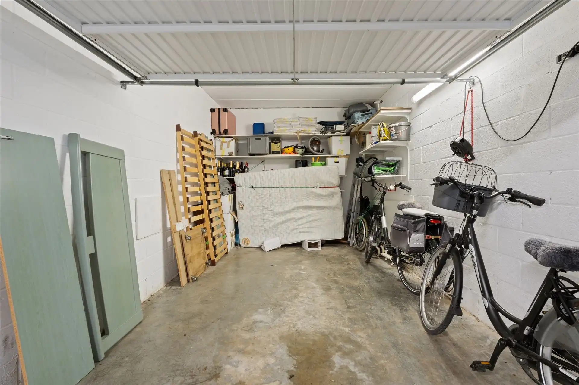 RUIM / 2 SLAAPKAMERS/ GARAGE foto 12