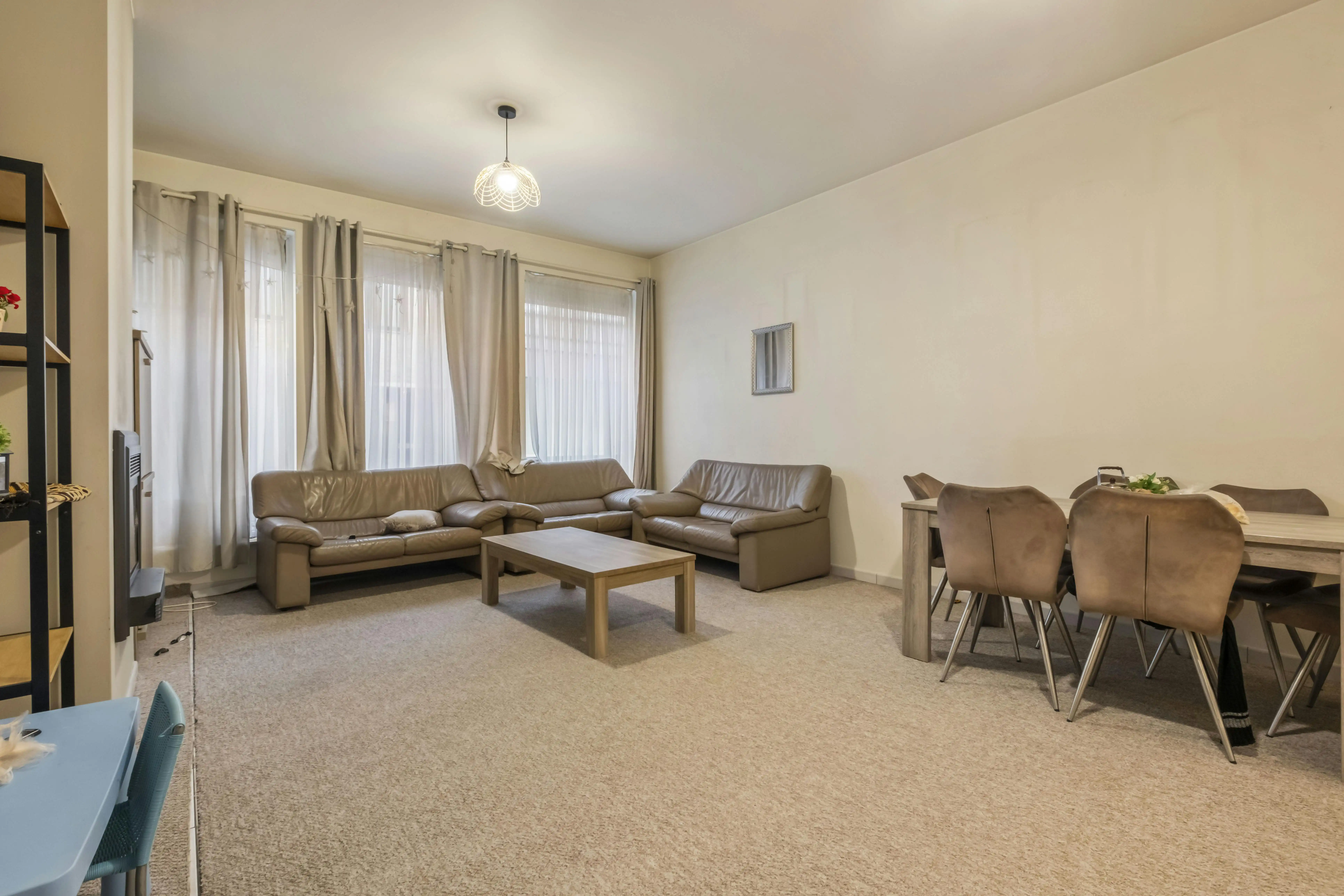 Hoofdfoto van de publicatie: Gelijkvloers appartement met 2 slaapkamers te koop in Izegem