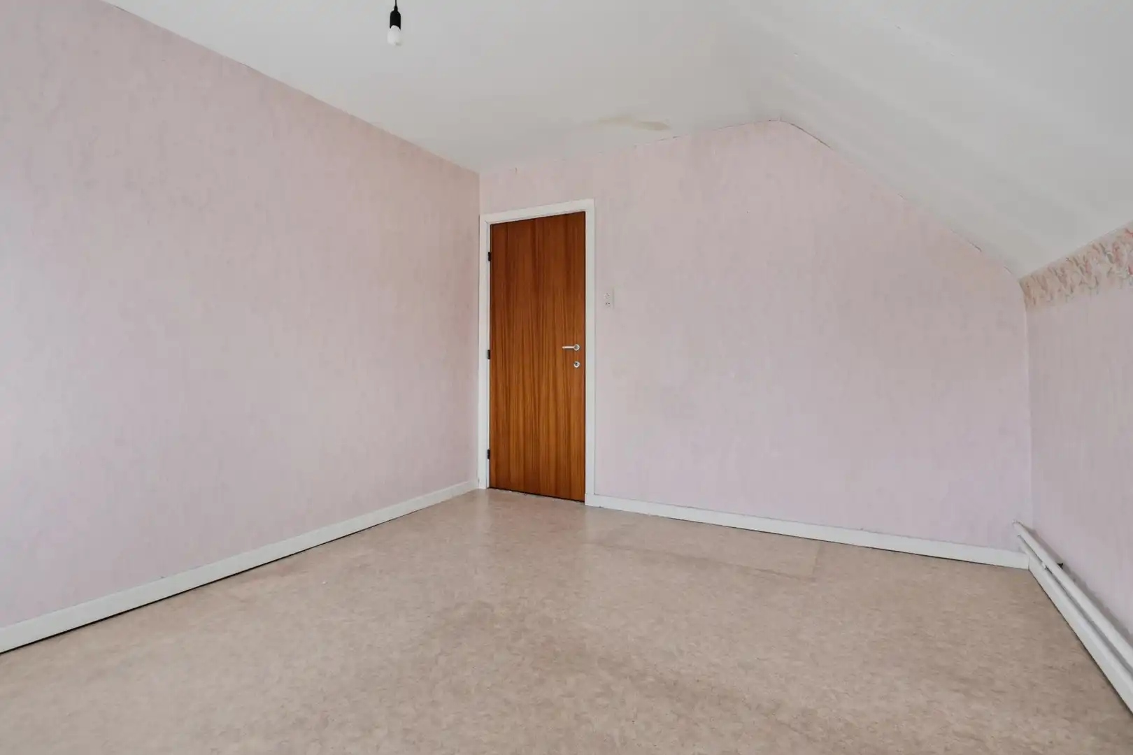 Ruime gezinswoning met 5 slaapkamers op een perceel van 23a 36ca foto 24