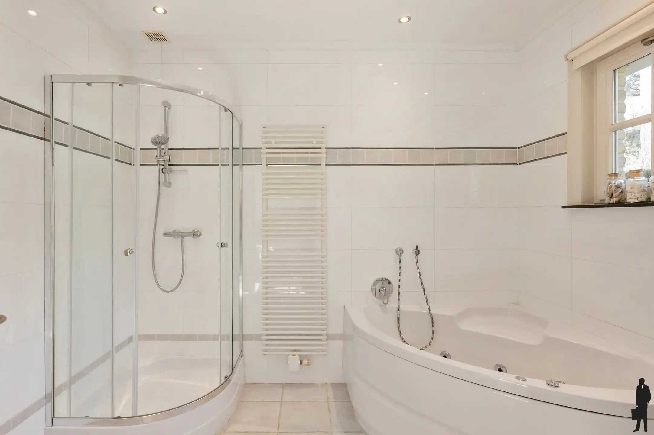 Lichtrijke villa aan het centrum! foto 29