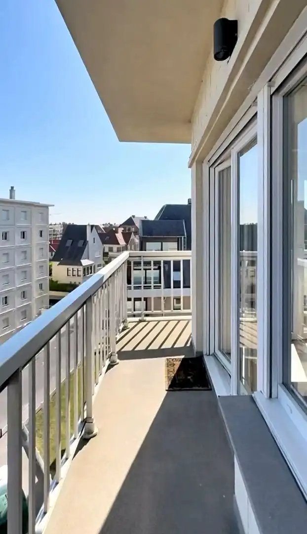 Stijlvol vernieuwd hoekappartement inclusief parking met fenomenaal zeezicht foto 5