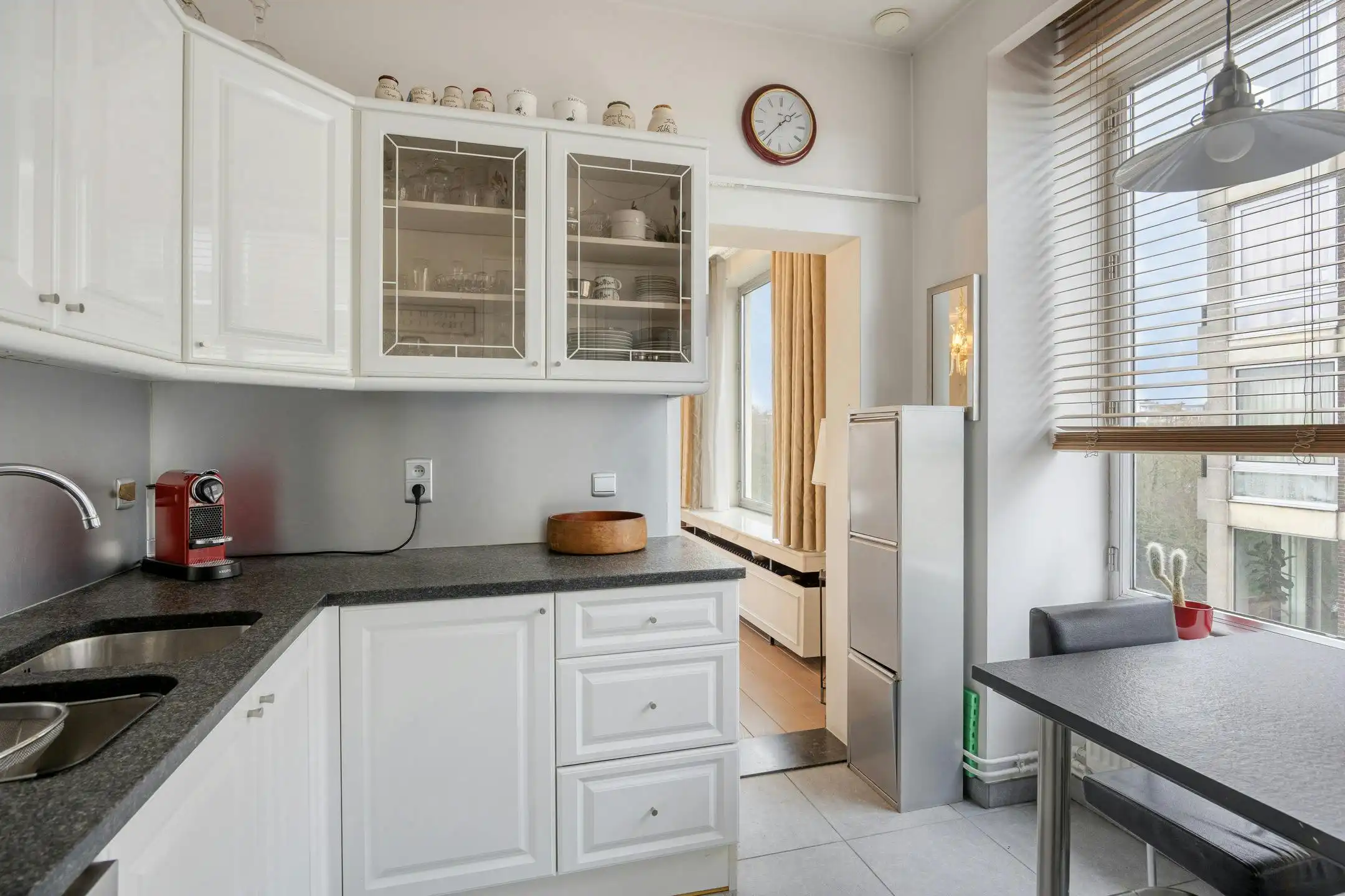 Appartement met twee slaapkamers en parkzicht te koop in Antwerpen centrum foto 11