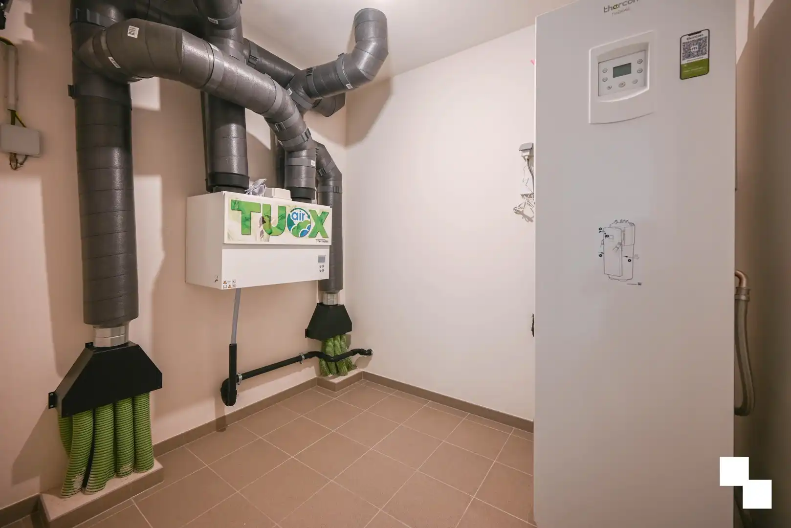 Hoogwaardig afgewerkte halfopen nieuwbouwwoning foto 15