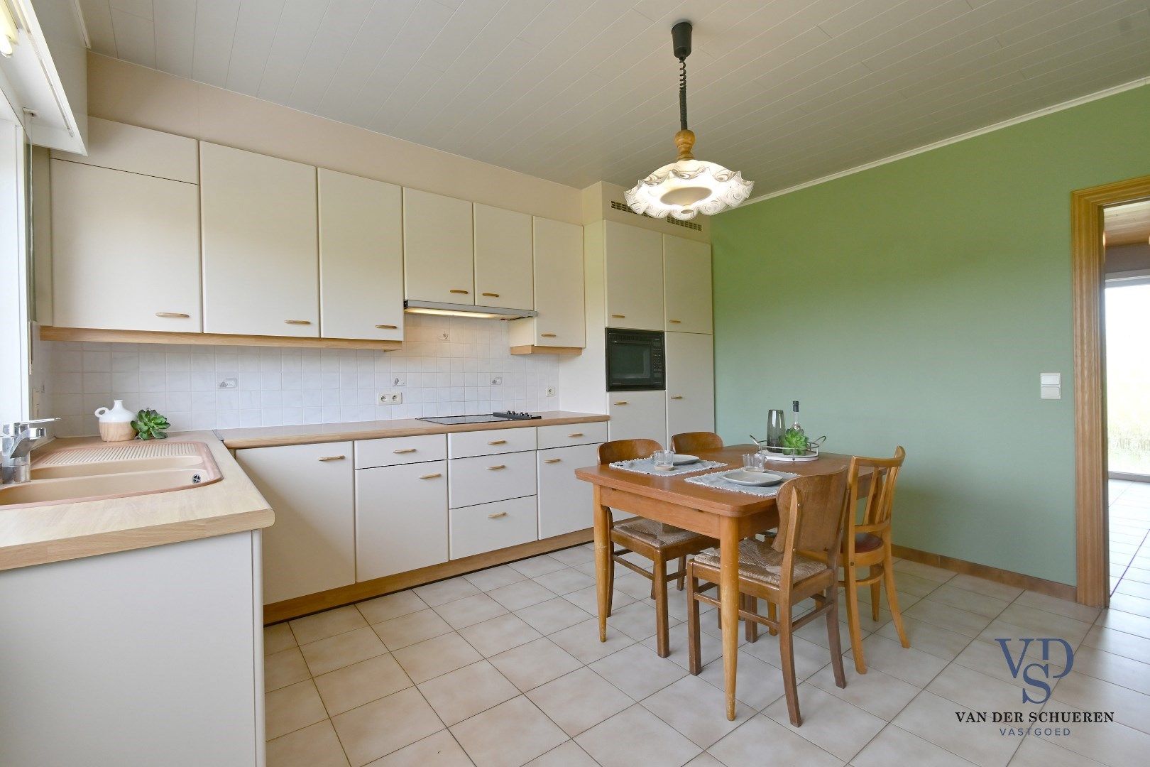 Ruime woning op unieke locatie in het groen, vlakbij Dikkele foto 9