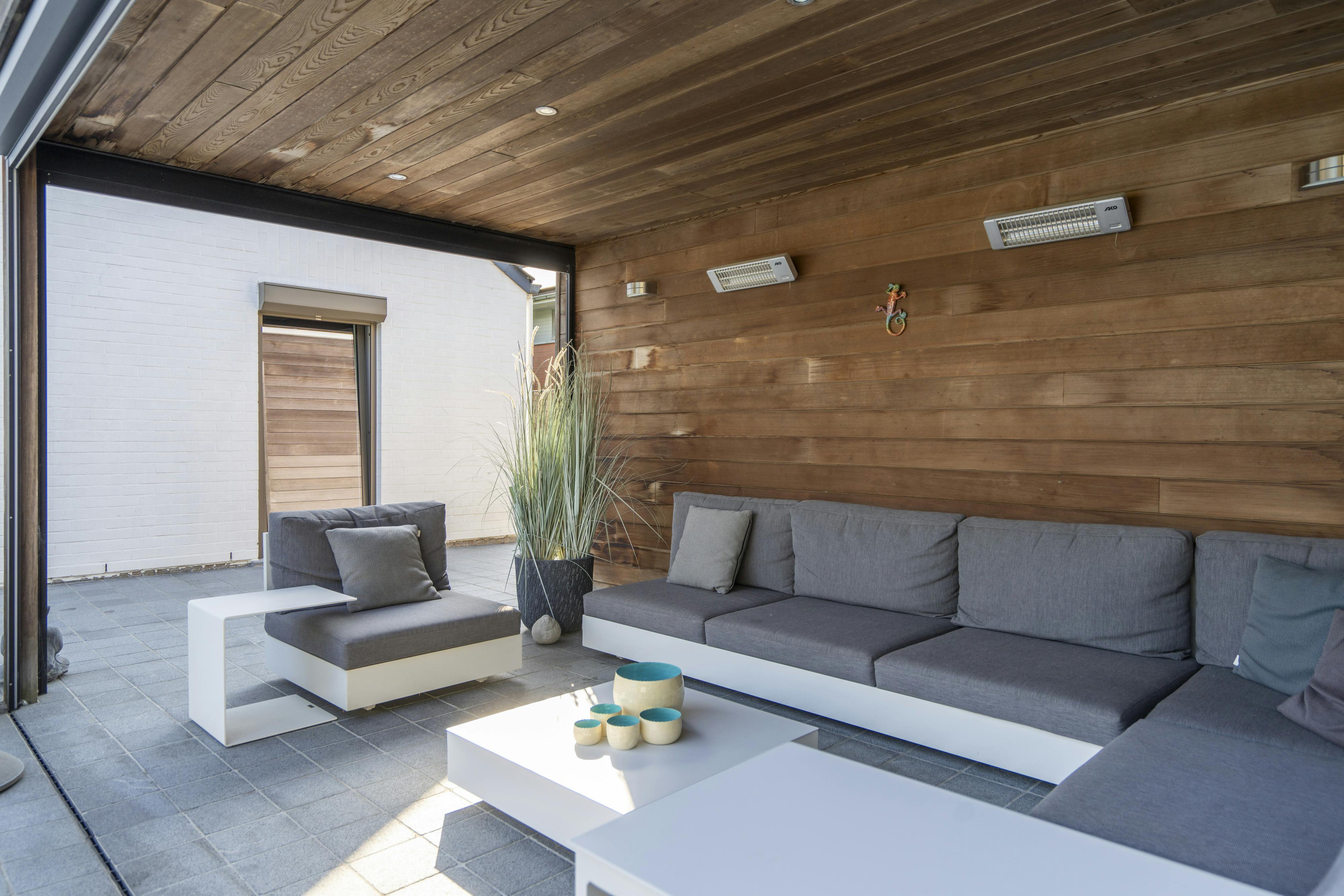 Energiezuinige instapklare villa met zwembad en poolhouse foto 10