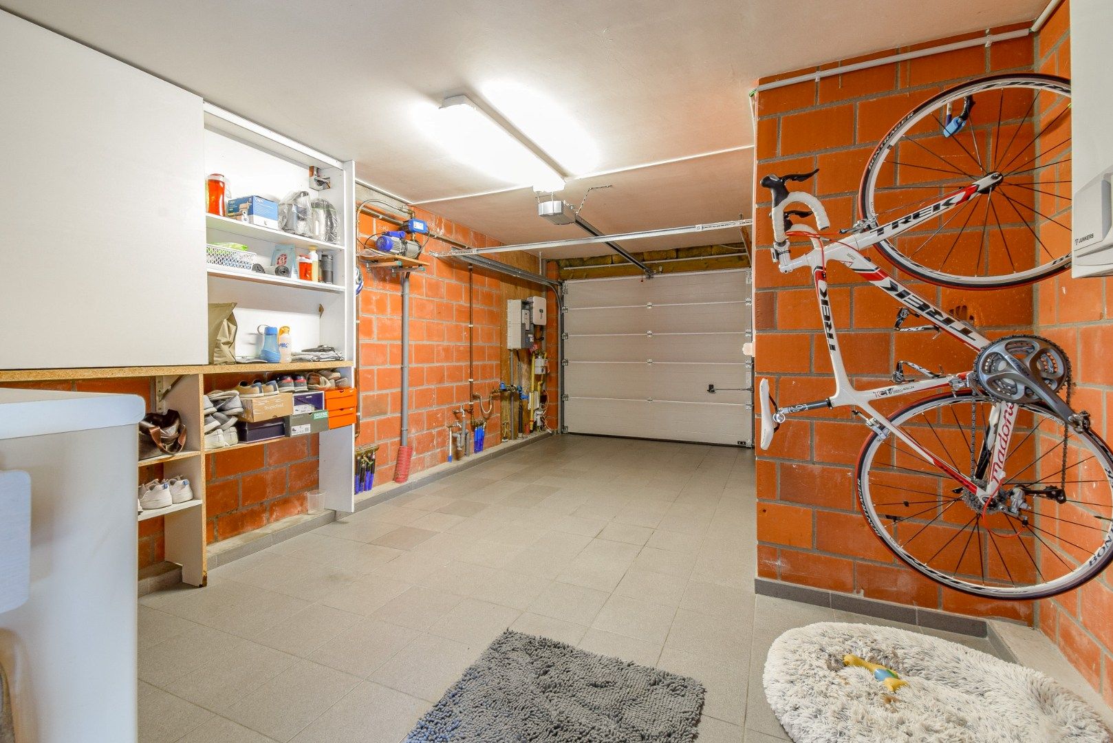 Stijlvol afgewerkte woning met tuin, zwemvijver en uniek zicht foto 21