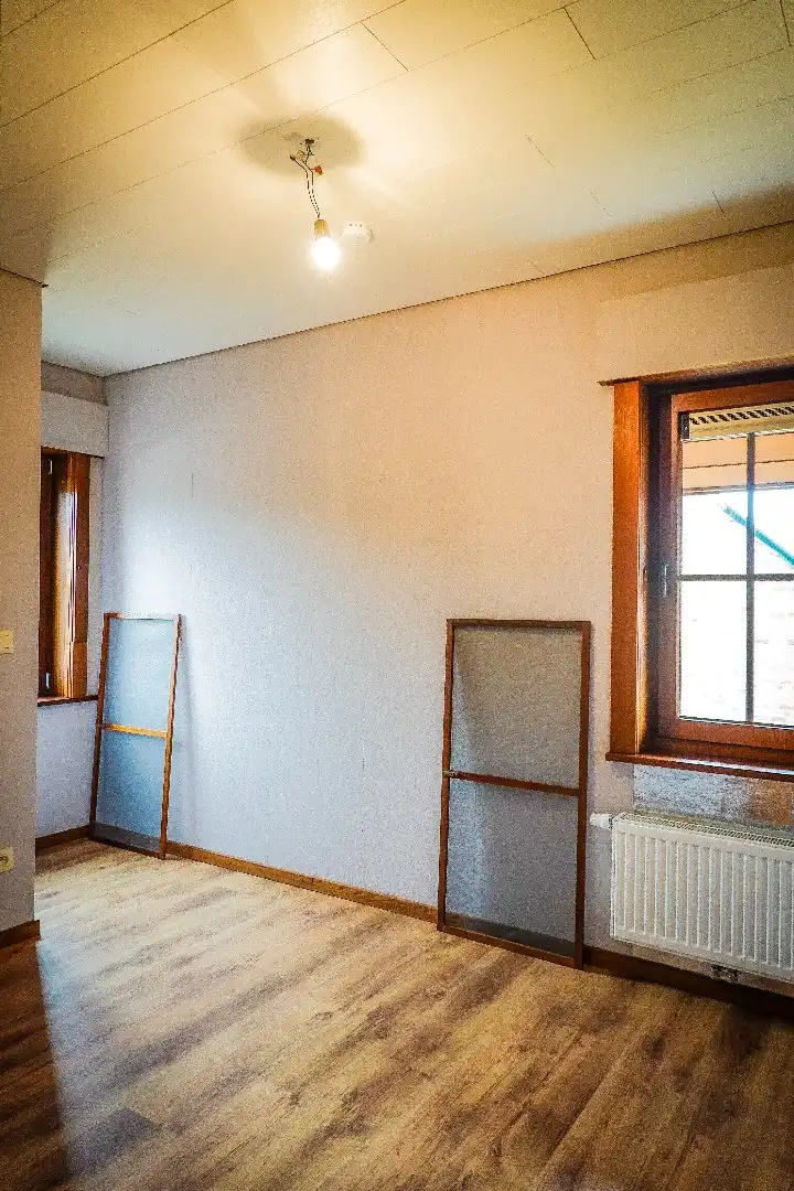 Charmante vrijstaande woning met 5 slaapkamers, ruime tuin en grote garage foto 18