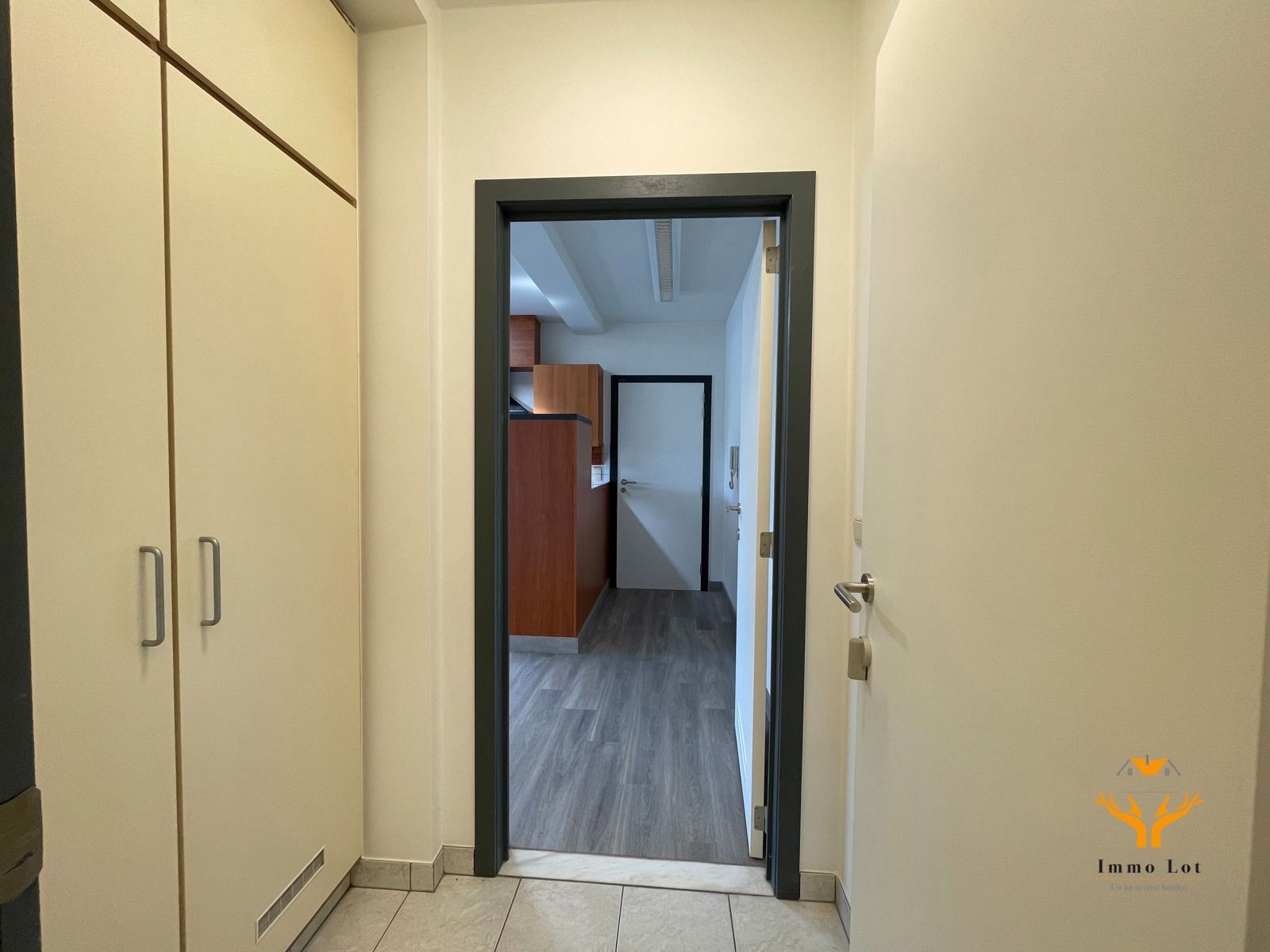 TE HUUR: 1-slaapkamerappartement in centrum Berlare foto 8