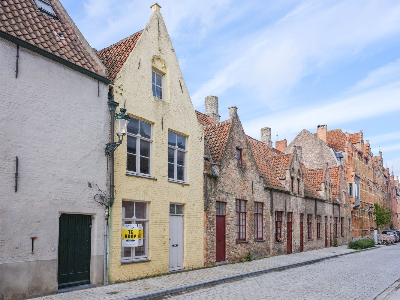 Te renoveren woning in hartje Brugge – Jouw kans om een stukje geschiedenis te bezitten! foto 29