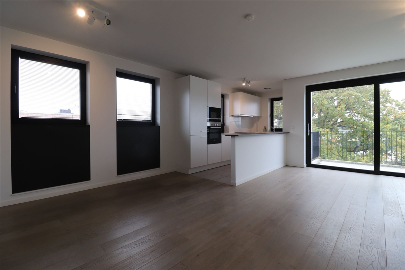 Modern appartement met terras en parking  foto 3