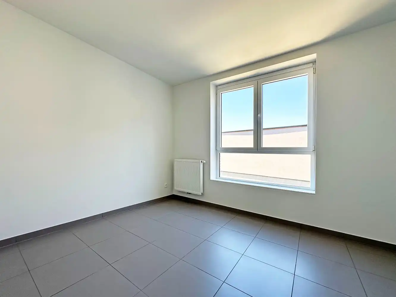 Appartement met 2 slaapkamers en terras te Antwerpen! foto 8