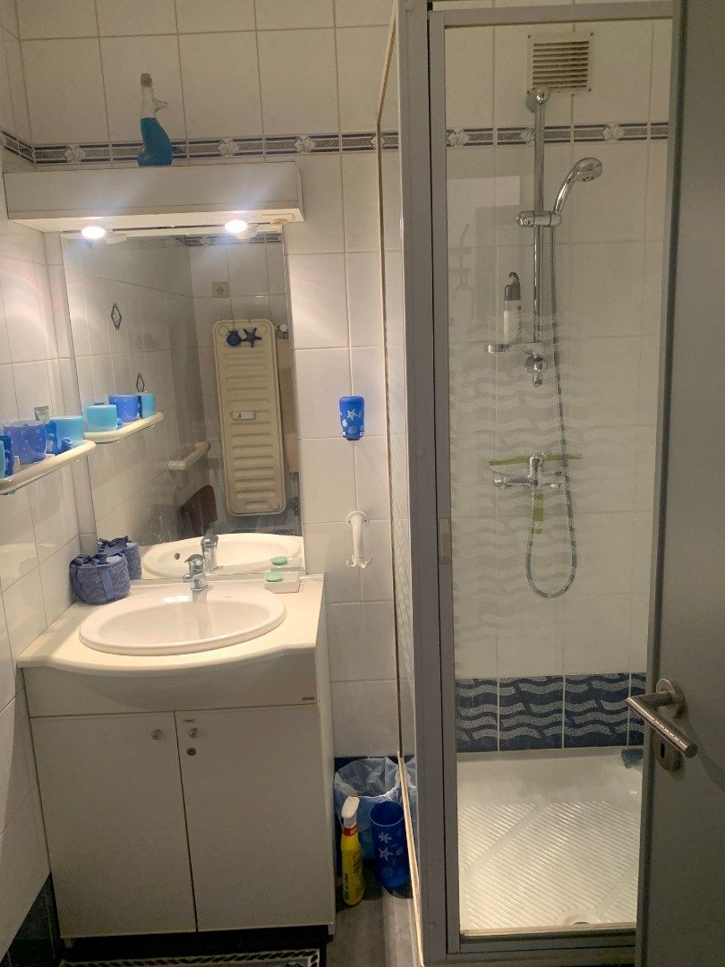 Gemeubelde studio vlak aan zee, lateraal zeezicht foto 6