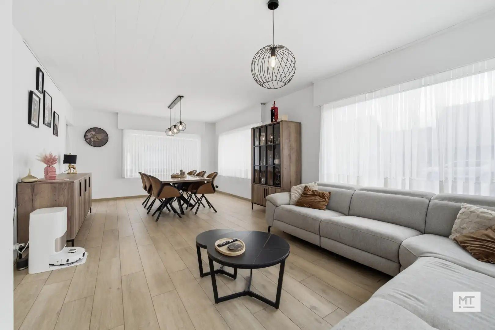 Gerenoveerde alleenstaande woning te koop op de Madonna foto 2