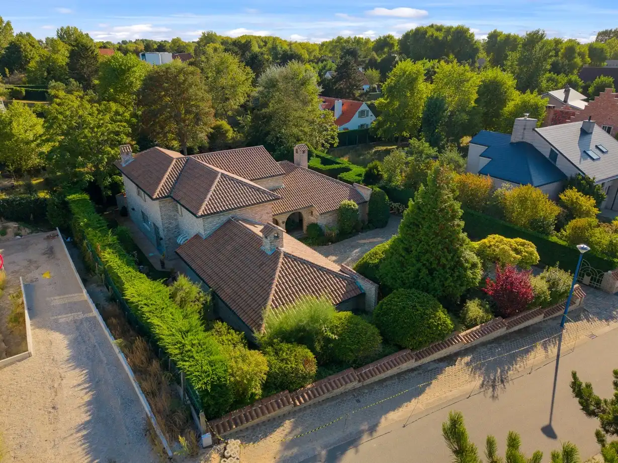 Exclusieve Spaanse villa welgelegen nabij de duinen en de zee. foto 15