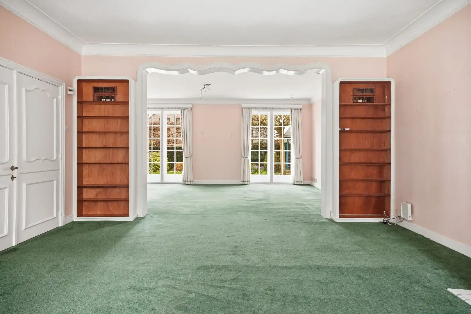 Statige woning te koop in centrum Stasegem, onder de kerktoren op 1000 m² grond, afgewerkt met authentieke en kwaliteitsvolle materialen. foto 5