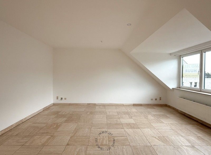 Dakappartement te huur in hartje Beveren foto 4