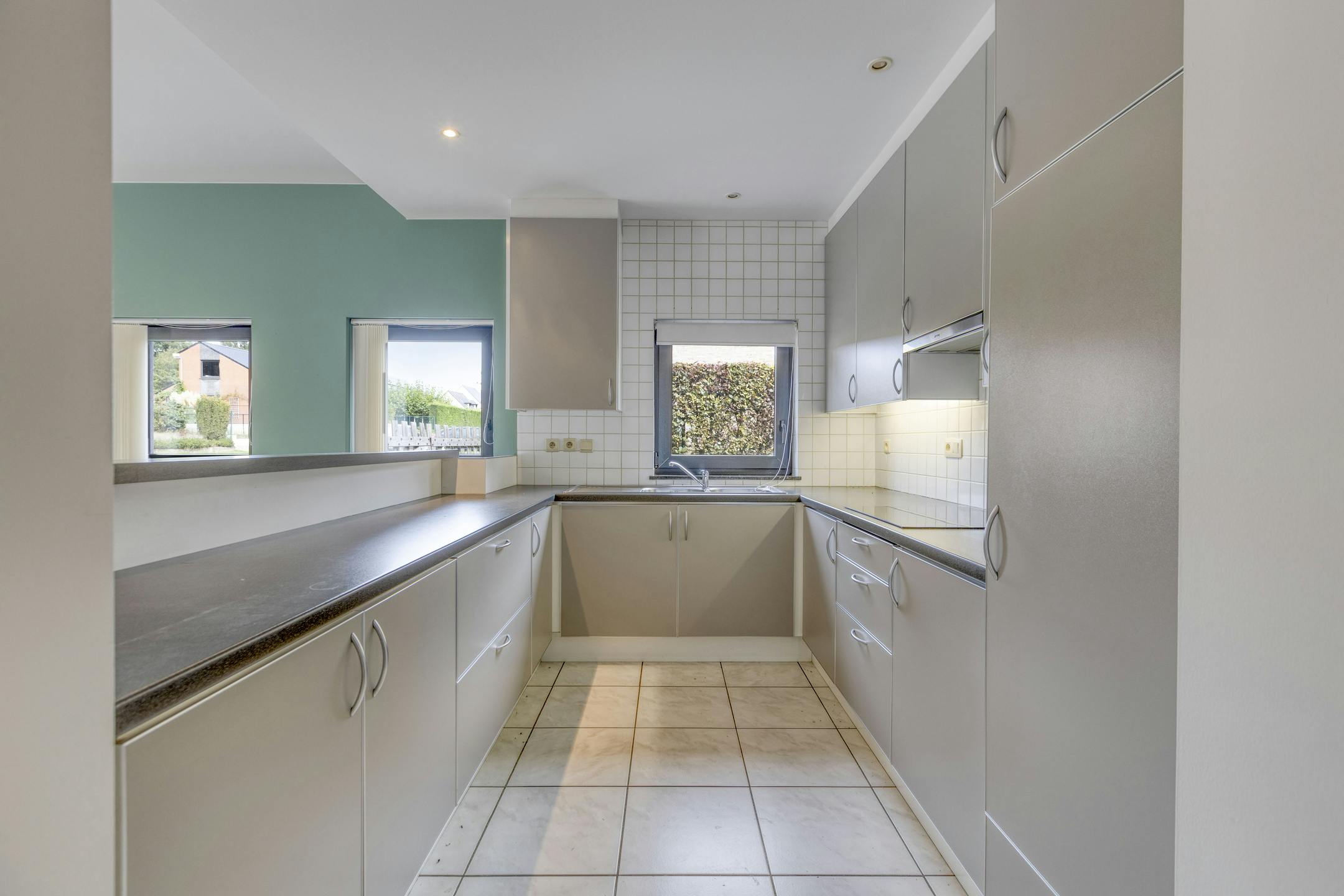 Opbrengsteigendom met 2 appartementen en hangaar te Lummen foto 9