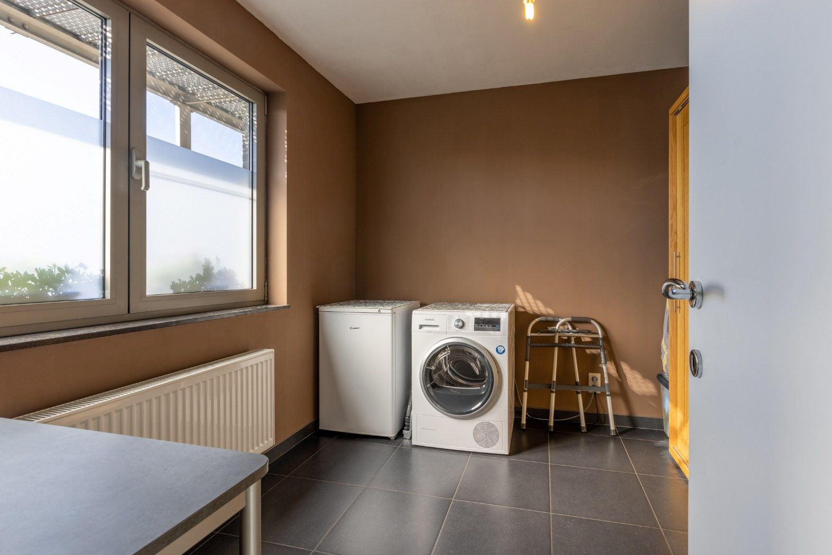 Gezellig, instaplaar app met 2 slk, terras en autostaanplaats foto 11