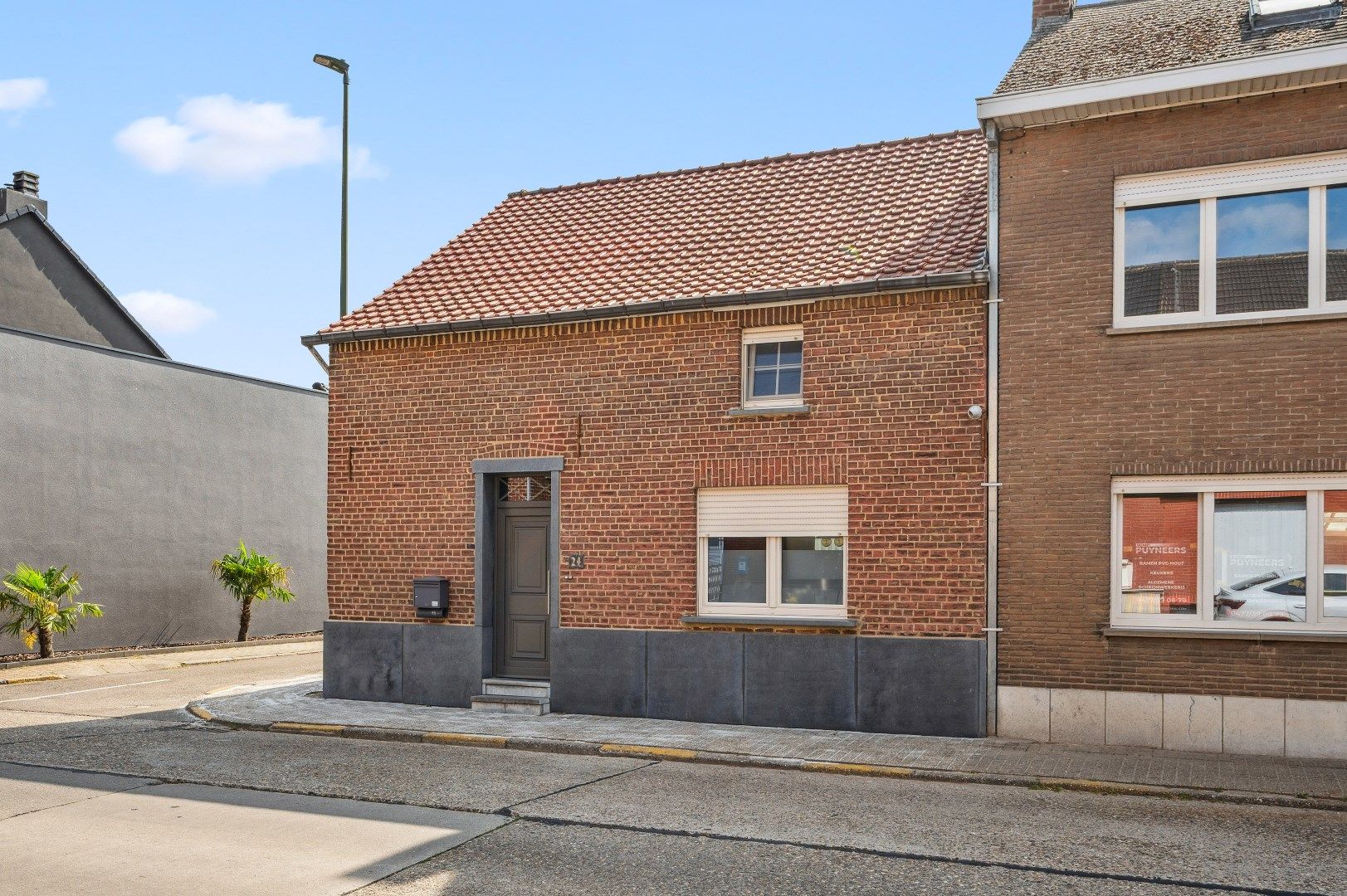 Charmante halfopen woning uit ca. 1900, volledig gerenoveerd in de afgelopen 25 jaar en instapklaar. foto 3
