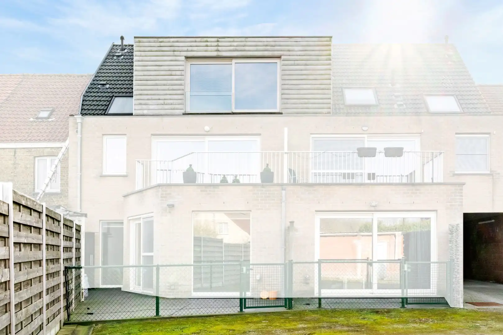 Recent appartement met autostaanplaats in Sint-Kruis foto 10