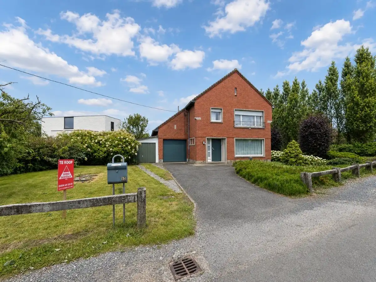 Hoofdfoto van de publicatie: Roeselare - Ruime gezinswoning met garage op een perceel van 1.290 m²