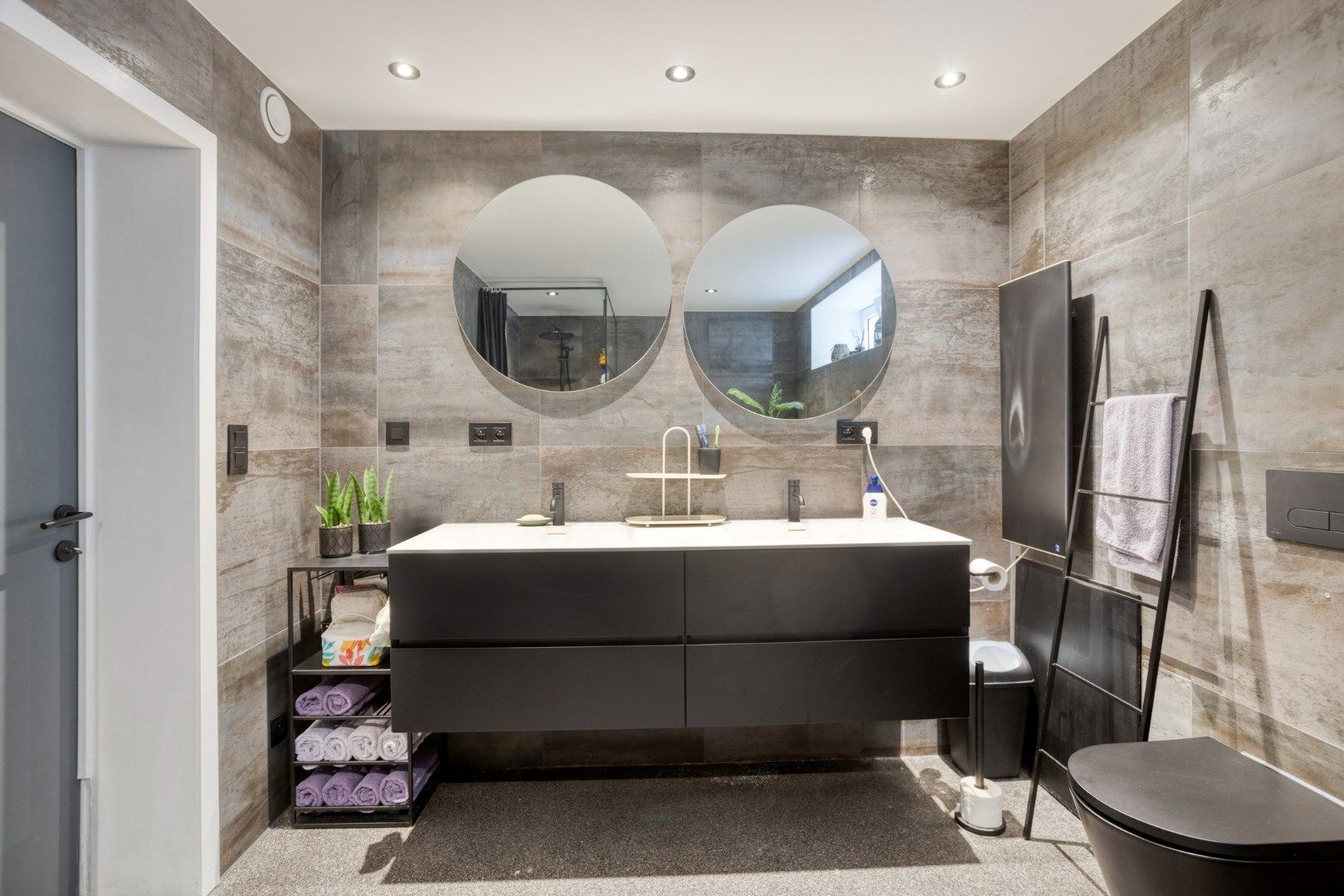 Zeer ruime instapklare open bebouwing met 5 slaapkamers op 819 m² in Lommel ! foto 16