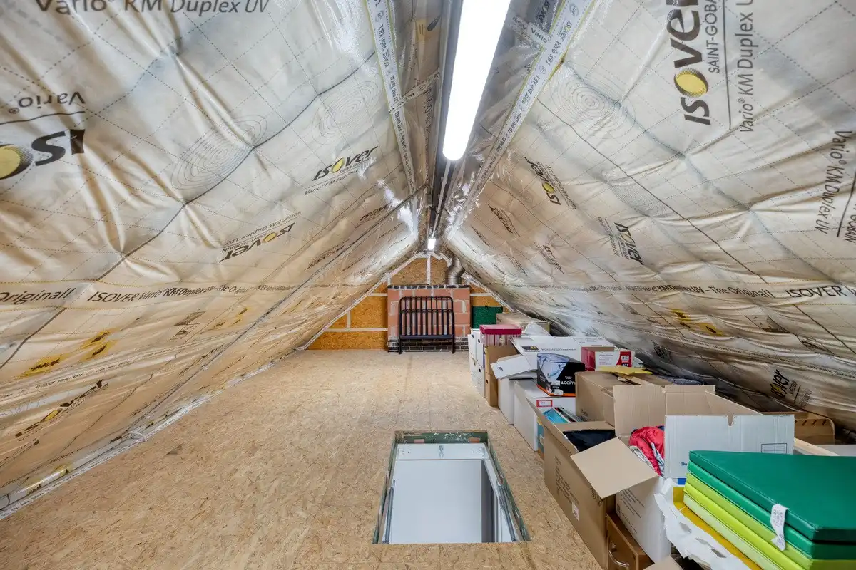 Ruime gerenoveerde villa met 5 slaapkamers en 2 badkamers, tuin en garage in Kessel-Lo, EPC-waarde 285 kWh/m²  foto 27