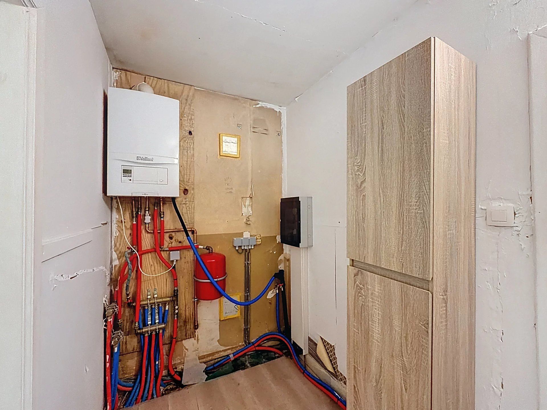 Praktijkruimte met verschillende mogelijkheden voorzien van keuken en badkamer nabij het centrum van Mol. foto 10