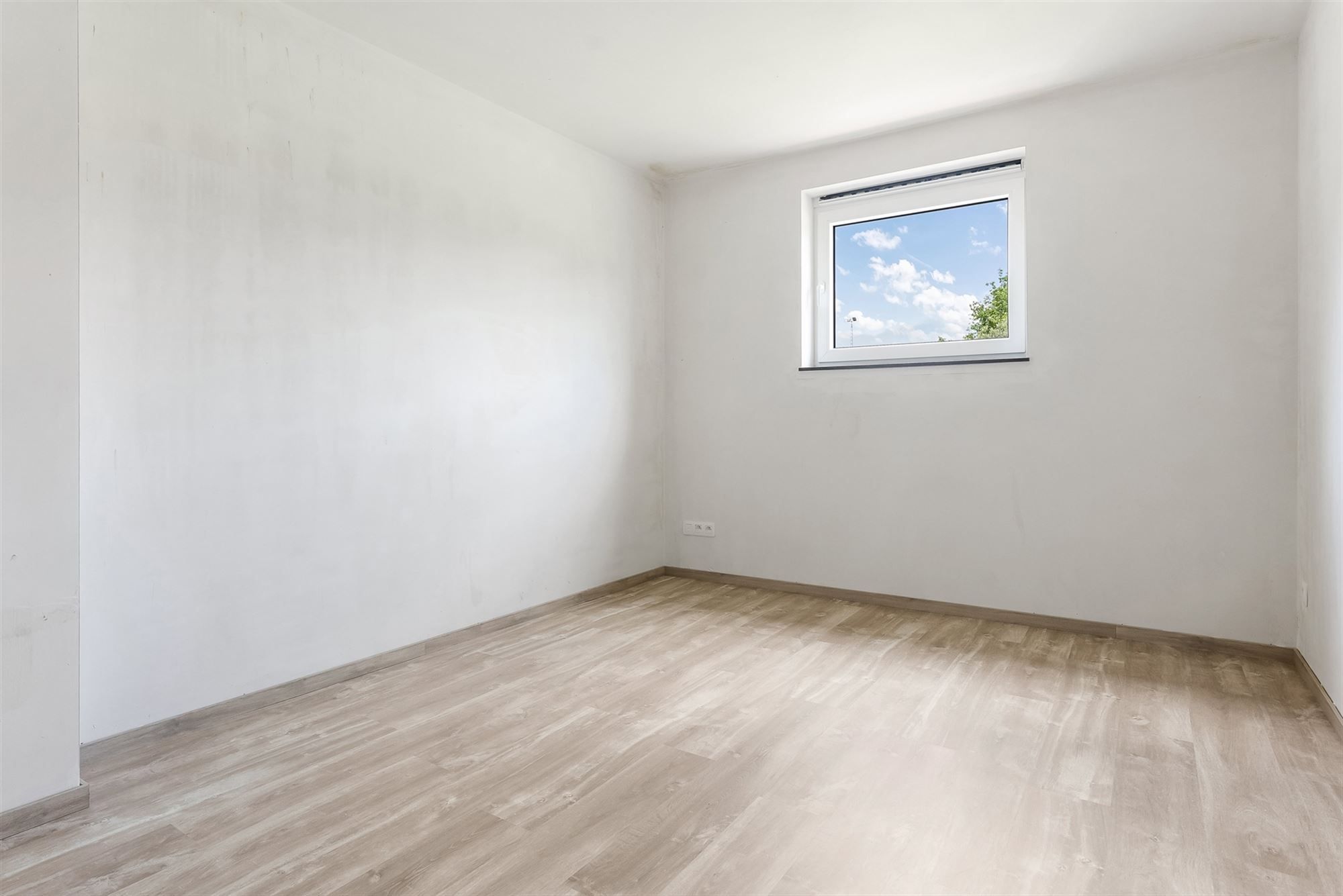 VOLLEDIG AFGEWERKTE NIEUWBOUWWONING IN DOODLOPENDE STRAAT foto 17