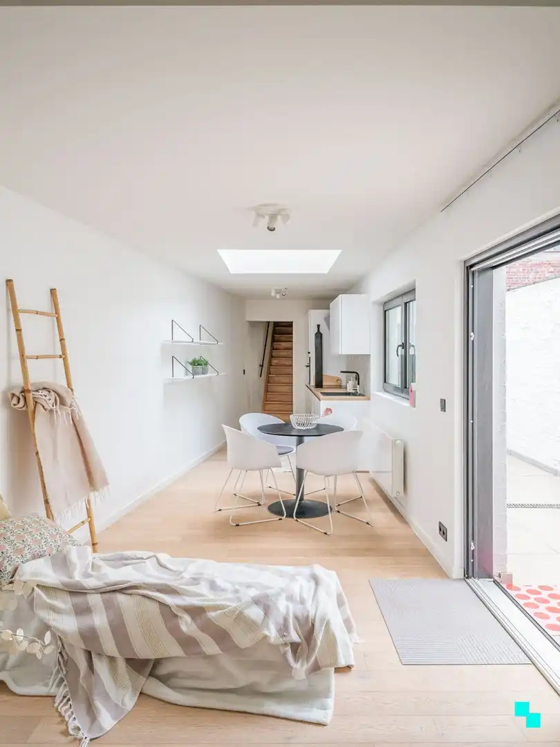 Gerenoveerd appartement met 2 slaapkamers en koer nabij Gent Dampoort foto 10