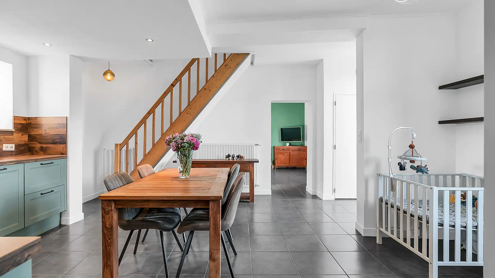 Charmante en karaktervolle woning met prachtige buitenruimte in Uikhoven foto 10