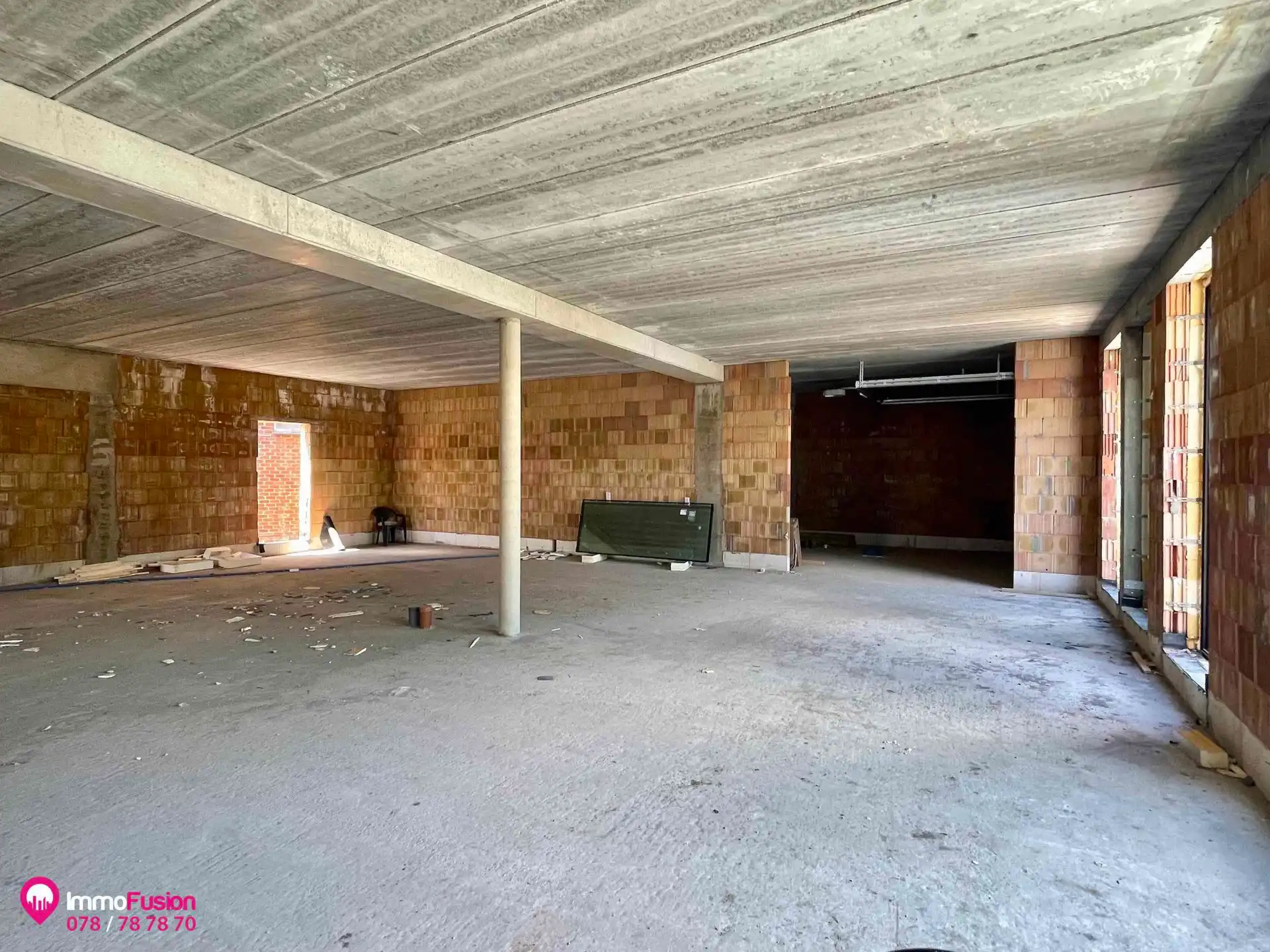 Uitzonderlijke handelsruimte van circa 460 m² met parking! foto 10