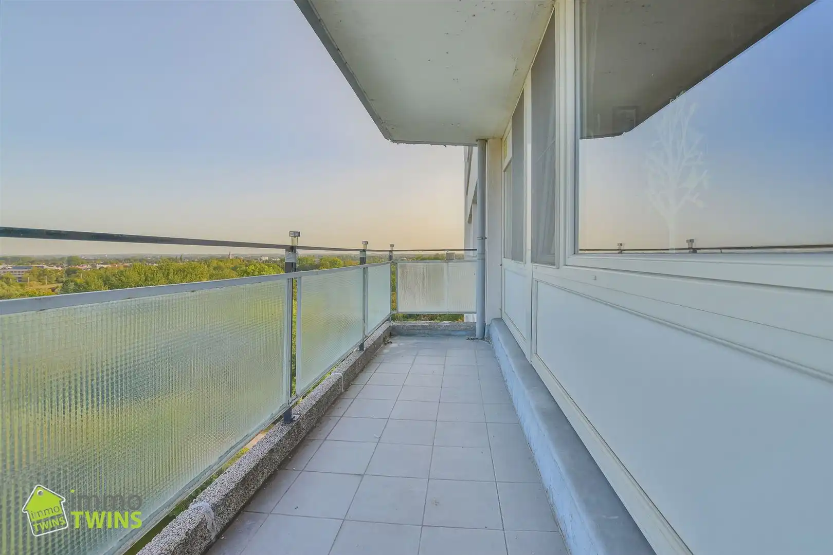 Gezellig 2-slpk appartement met terras en subliem uitzicht te Dendermonde.  foto 3