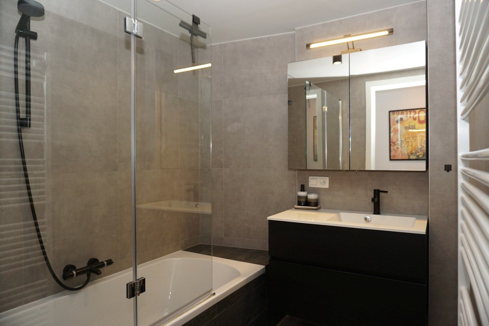 NIEUWBOUWAPPARTEMENT MET 2 SLAAPKAMERS EN AUTOSTAANPLAATS NABIJ PETIT PARIS foto 13