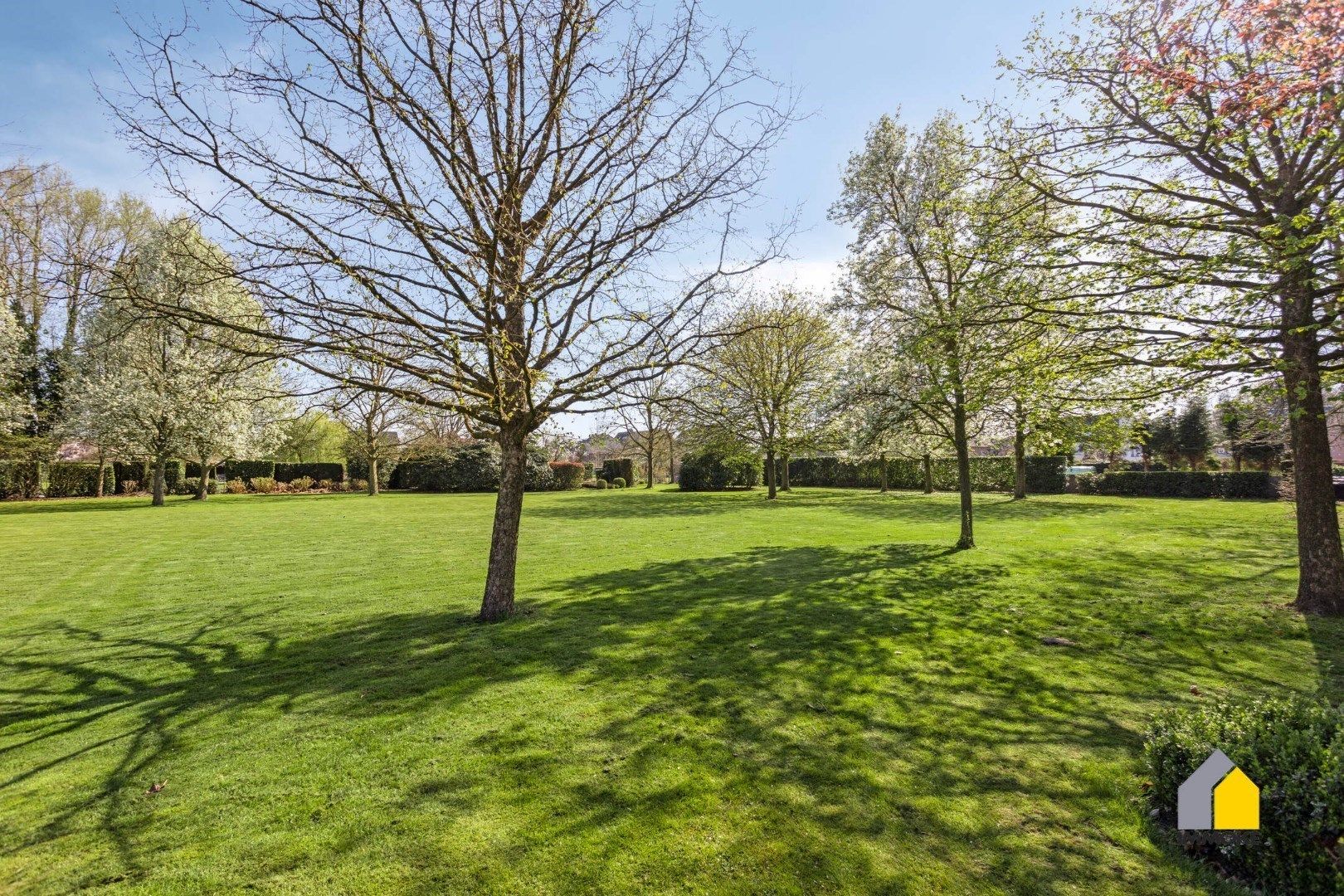 Tijdloze, stijlvolle villa met parktuin op toplocatie. foto 43