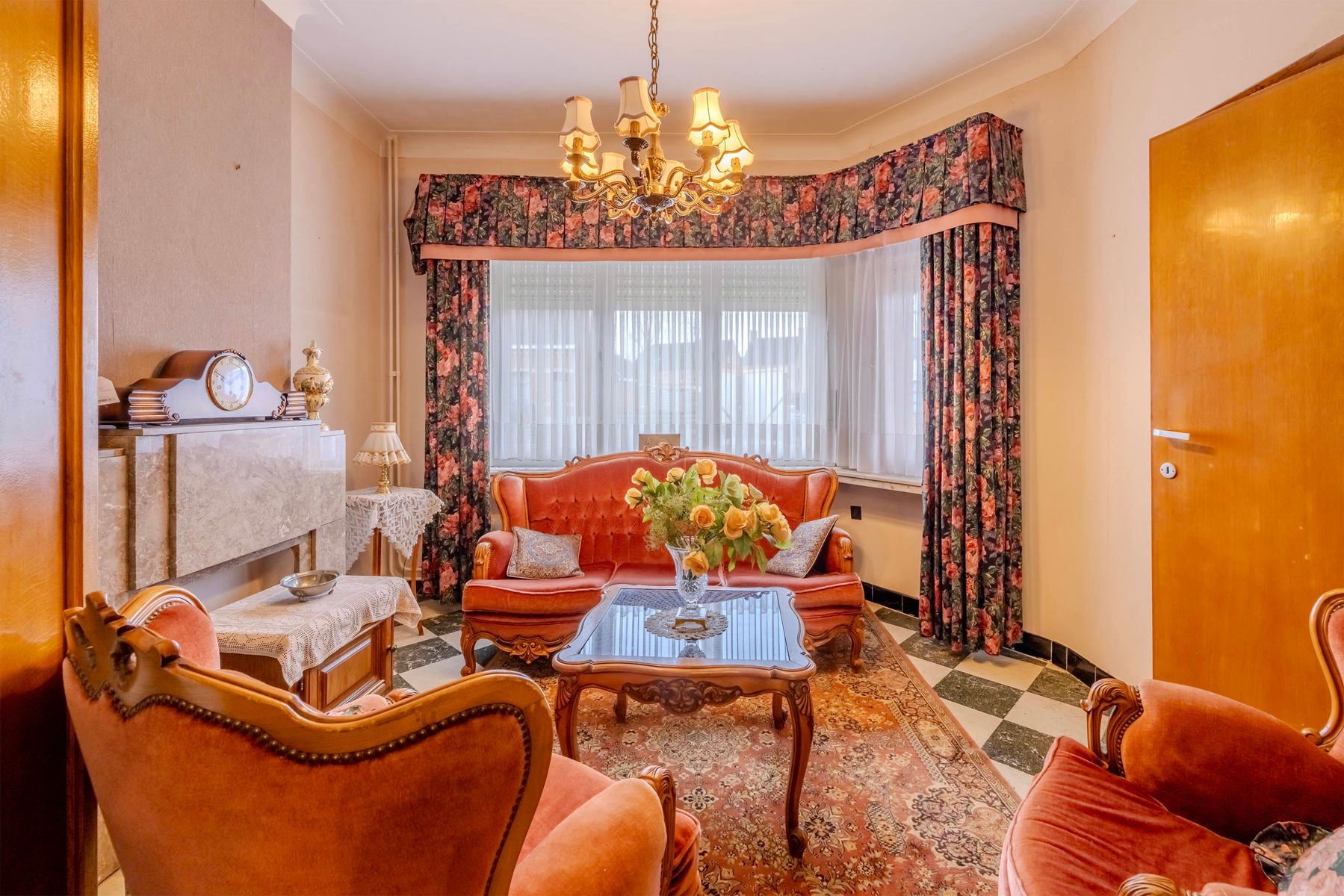 Te renoveren woning met o.a. 2 slaapkamers foto 5