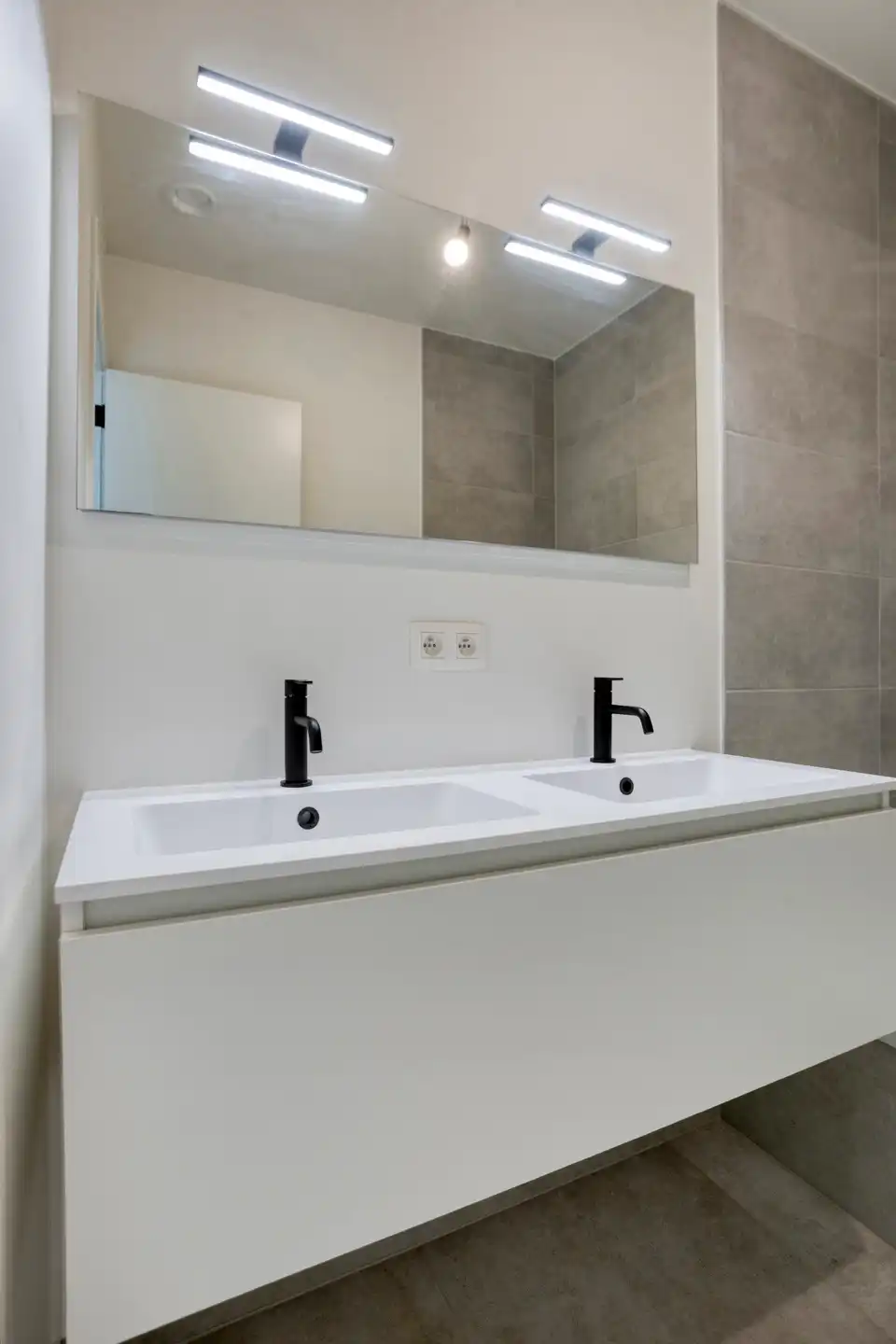 Energiezuinige, nieuwbouw appartement met drie slaapkamers foto 15