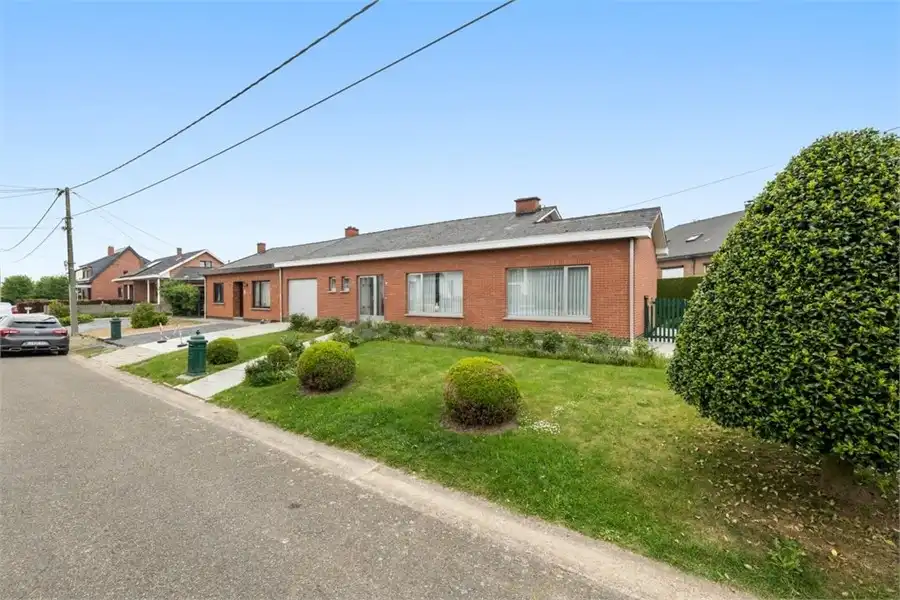 OP TE FRISSEN GELIJKVLOERSE WONING IN SINT-TRUIDEN foto 2