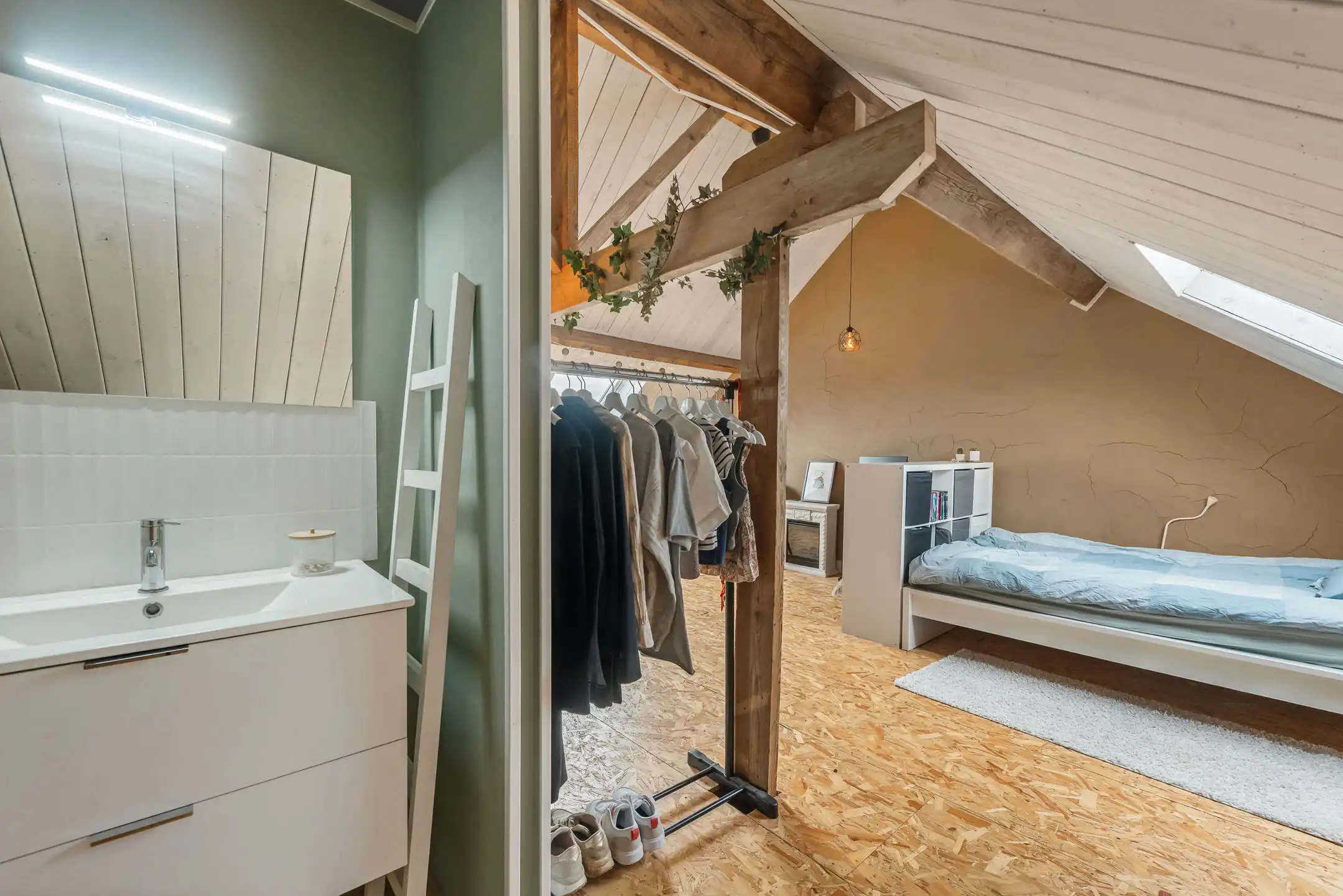 Veelzijdige woning met grote garage te Vlijtingen foto 19