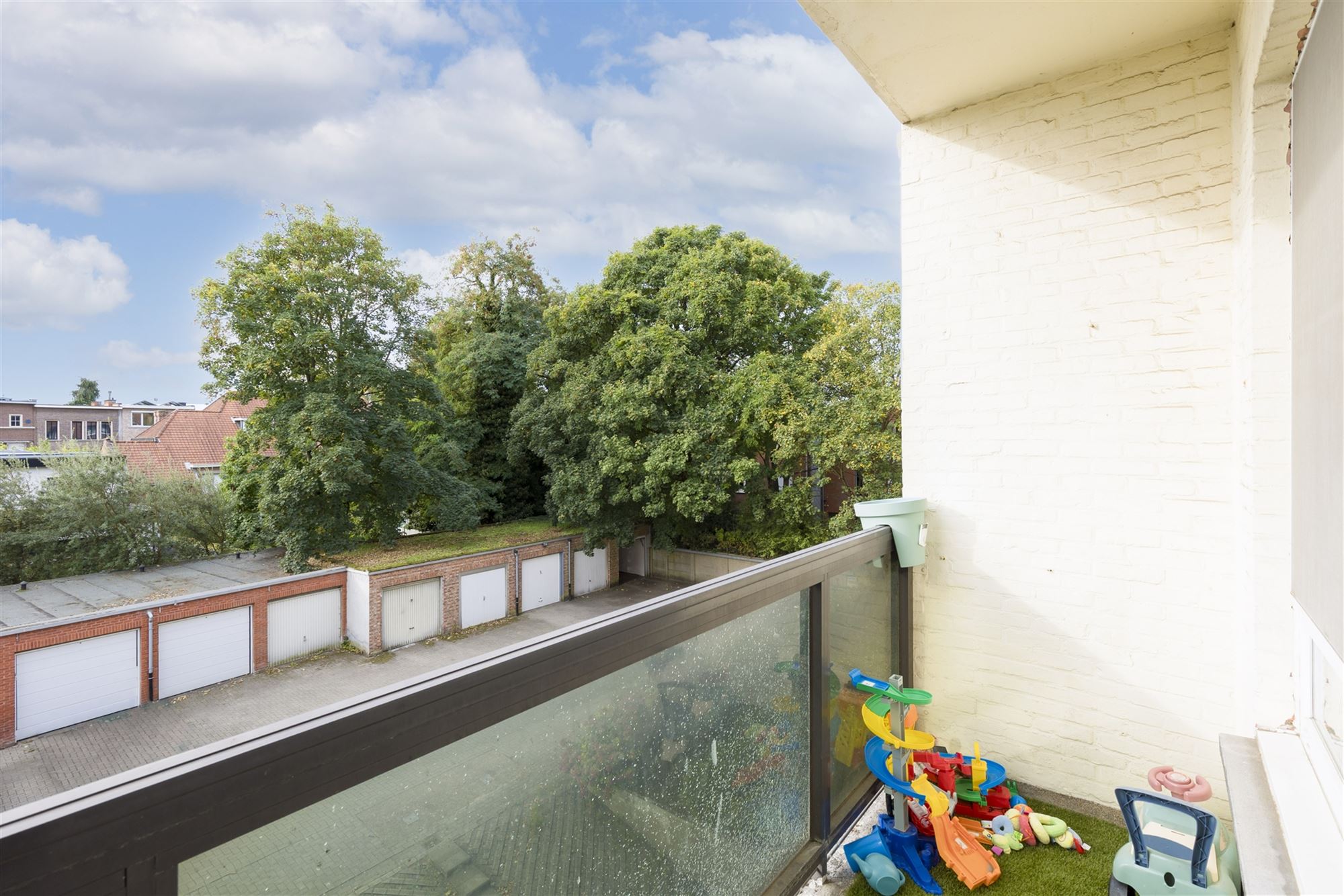 Ruim appartement met 3 slpk en garagebox te Wilrijk foto 12
